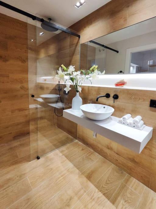 Increible Apartamento De Lujo En 特拉萨 外观 照片